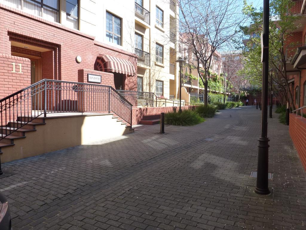 Superb Stay In Adelaides East End Oda fotoğraf